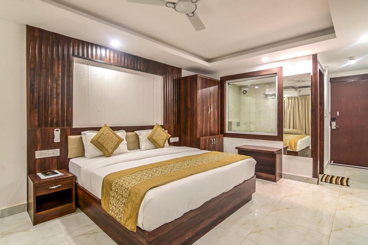 De Falcon Goa Beach Resort Candolim Exterior foto