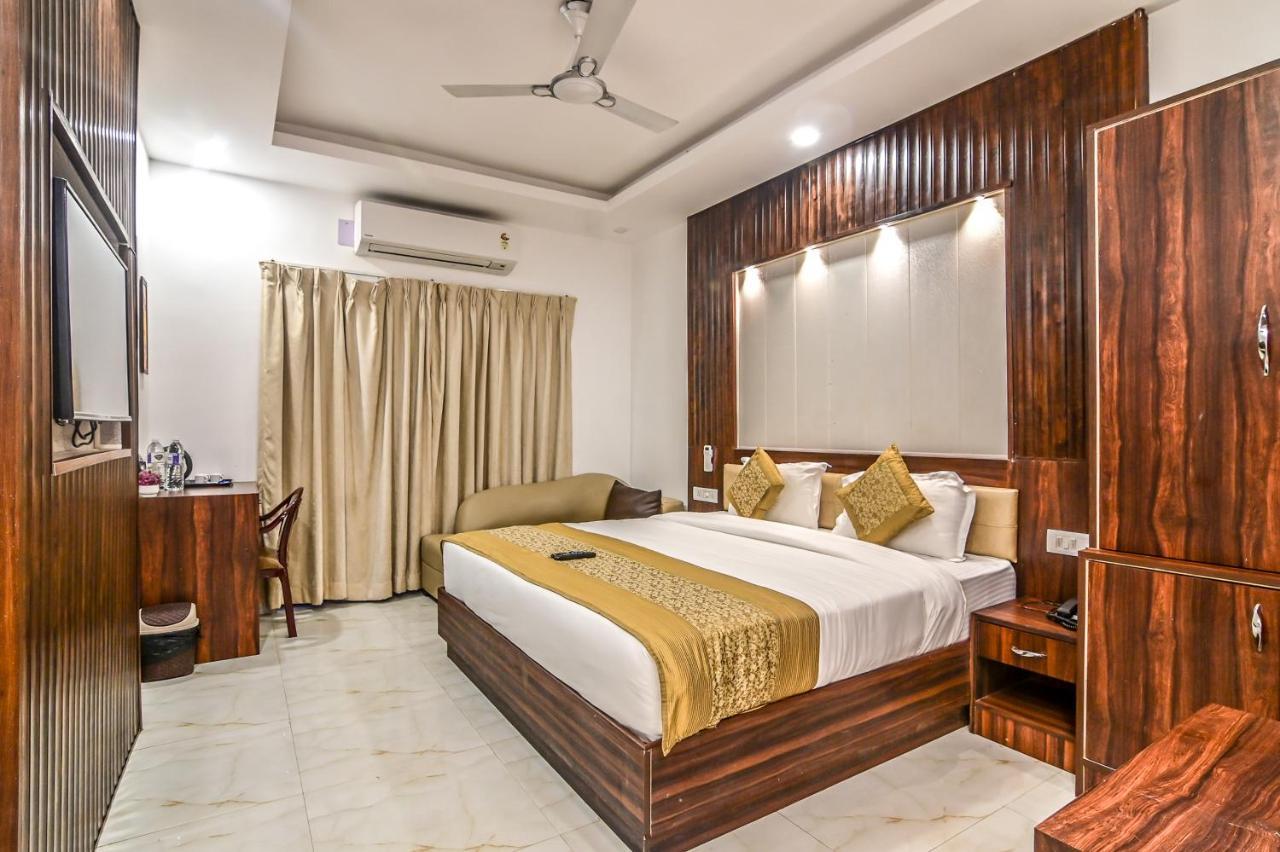 De Falcon Goa Beach Resort Candolim Exterior foto