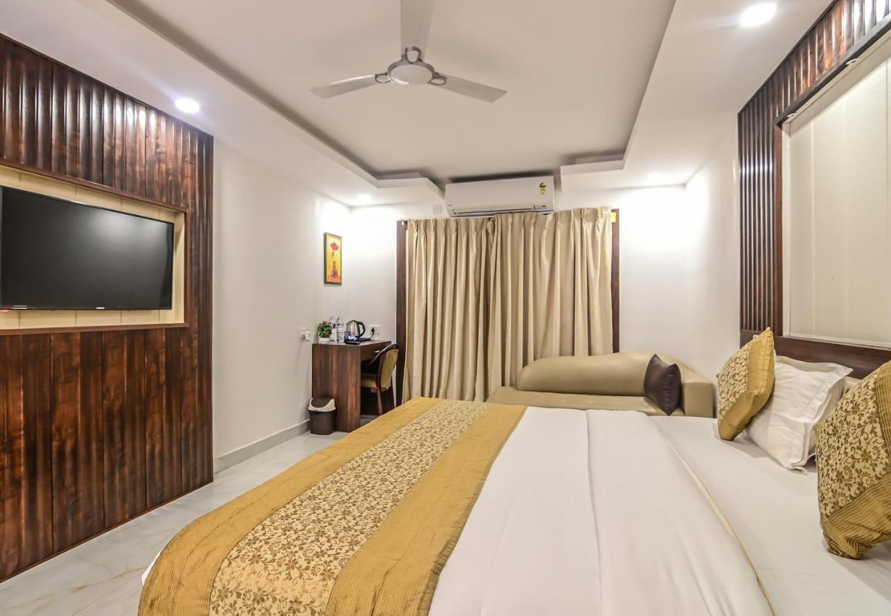 De Falcon Goa Beach Resort Candolim Exterior foto